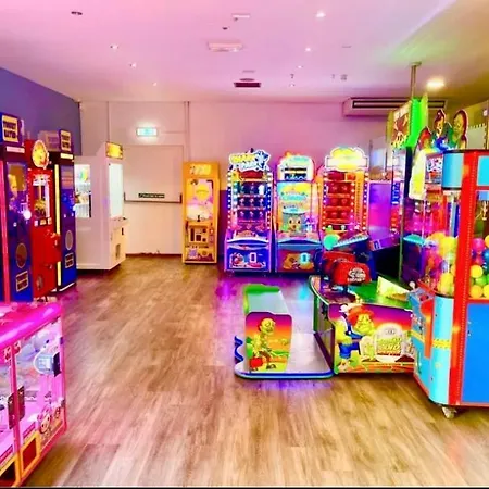A Lovely Caravan That Truly Has It All, Perfect For Families, Couples, Or Friends In Newquay * Newquay (Cornwall)