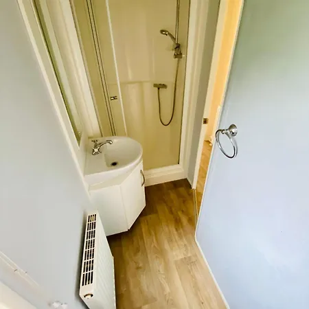 A Lovely Caravan That Truly Has It All, Perfect For Families, Couples, Or Friends In Newquay Holiday home *