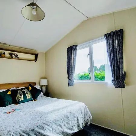 A Lovely Caravan That Truly Has It All, Perfect For Families, Couples, Or Friends In Newquay * Newquay (Cornwall)