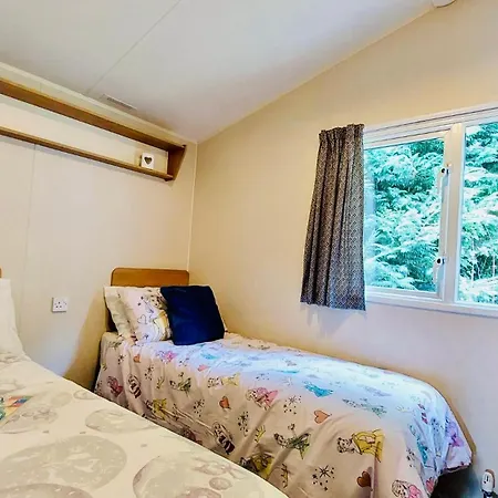 A Lovely Caravan That Truly Has It All, Perfect For Families, Couples, Or Friends In Newquay *